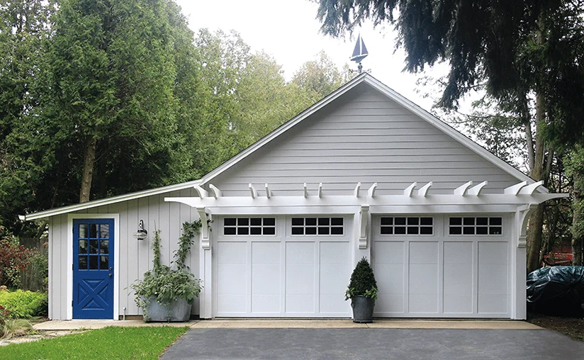 grand-harbor-design12-sq24-white-garage-door