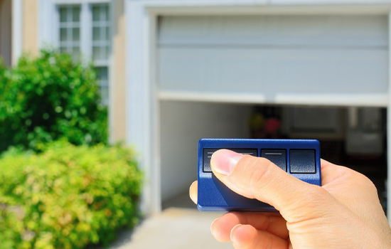 Top 5 Features to Look for in a Garage Door Opener